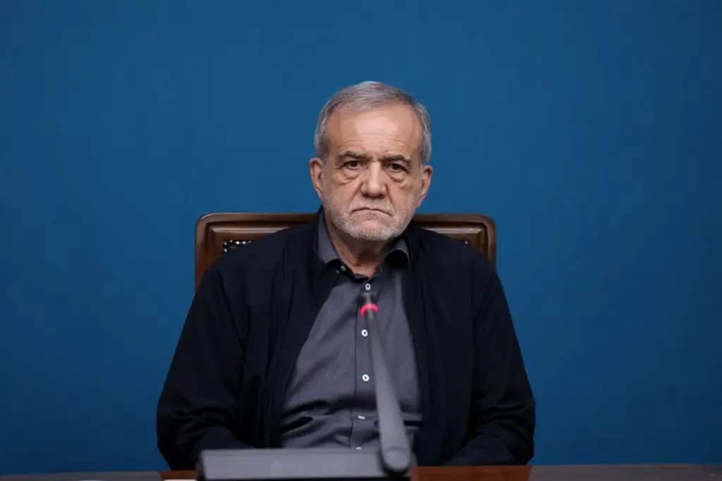 پزشکیان: منافع حاصل از مدیریت مصرف سوخت باید صرف حمایت از اقشار کم‌درآمد شود