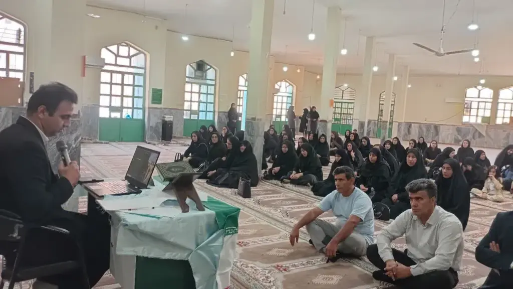 تأکید بر پیشگیری از آسیبهای اجتماعی و ارتقای سواد حقوقی دانشآموزان در طرح قاضی در مدرسه پلدختر