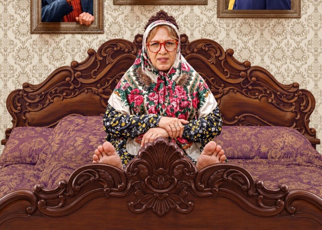نجات مِهر سینمای ایران به مدد «زنپوشی» رضا عطاران در افتتاحیه استخر زنان/ سهم ۲۱۷ میلیاردی «خانوموالده» از فروش ۳۴۰ میلیاردی یک ماهه