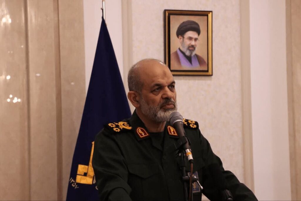 فرمانده کل سپاه: دشمنان اسلام و انقلاب با جنگ ترکیبی و نرم، نقش زن ایرانی را هدف گرفته‌اند/ بانوان گرمای محبت و ایمان را به جامعه هدیه کنند
