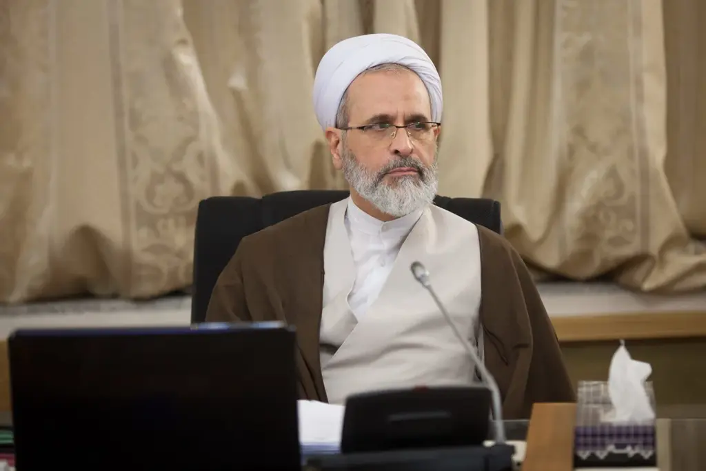 انتقاد امام جمعه قم از حبس علما و جوانان بحرینی و عربستانی