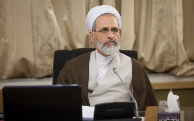انتقاد امام جمعه قم از حبس علما و جوانان بحرینی و عربستانی