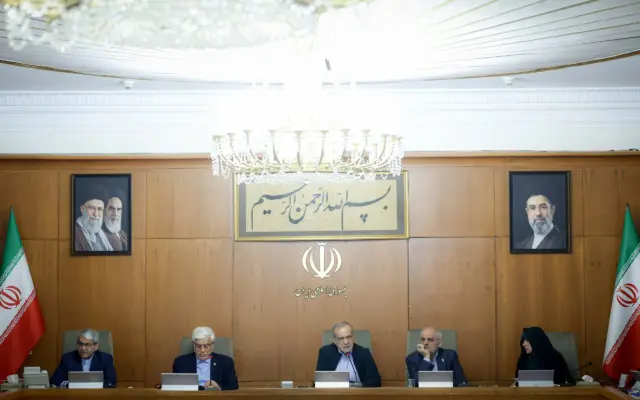 روند بازسازی تأسیسات نفت و گاز کشور در جلسه هیئت دولت بررسی شد