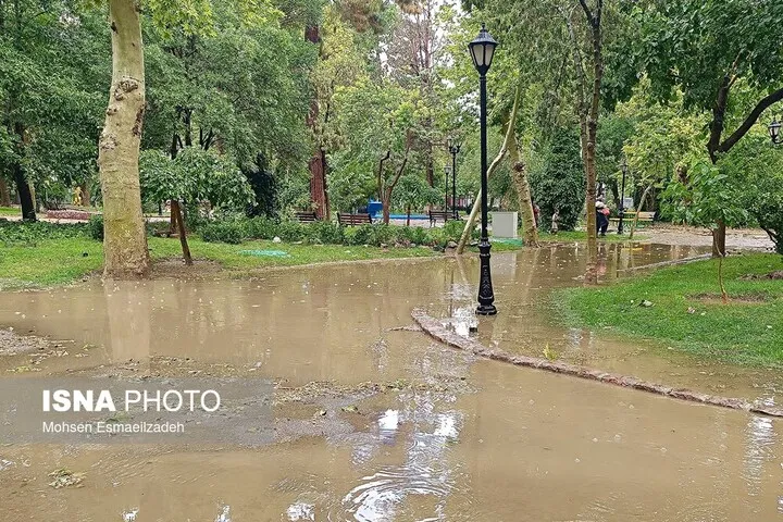 رگبار و رعد و برق در ۲۶ استان؛ احتمال آبگرفتگی معابر
