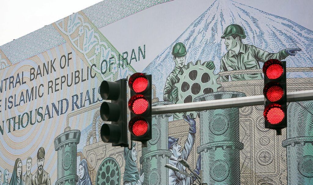 صورت‌حساب پنهان بی‌ثباتی‌های اقتصادی | هزینه‌ شوک‌های اقتصادی چگونه به نسل‌های آینده منتقل می‌شود؟ | خط قرمز سیاست‌گذاری در جنگ با فقر