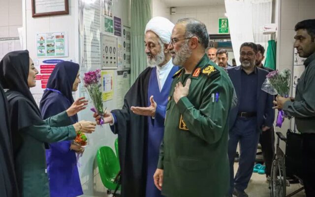 پرستاران نماد صبر زینبی و مجاهدان خط مقدم درمان هستند