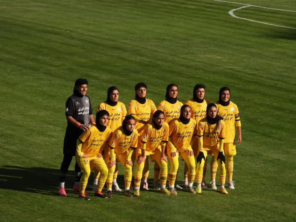 تیم فوتبال بانوان پالایش گاز ایلام با ۱۰ نفر هم ایستاد / تساوی بدون گل و یک گل مردود در کرج