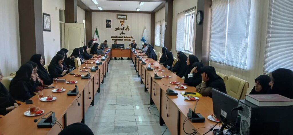 برگزاری محفل انس با قرآن کریم با محوریت آموزش نغمات قرآنی در شهرکرد