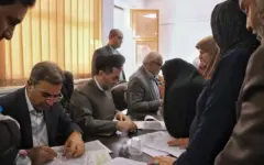 رسیدگی به مشکلات حقوقی ۱۲۷ تن از شهروندان در ملاقات مردمی مسئولان قضایی فارس در مجتمع دادگاه‌های خانواده شیراز