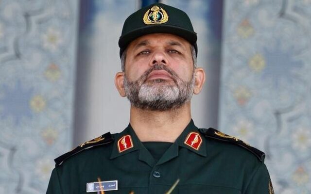 سرلشکر وحیدی: دشمنان با جنگ ترکیبی نقش زن ایرانی و بنیان خانواده را هدف گرفته‌اند / بانوان با ترویج محبت و ایمان، راه ایثار و مقاومت را ادامه دهند