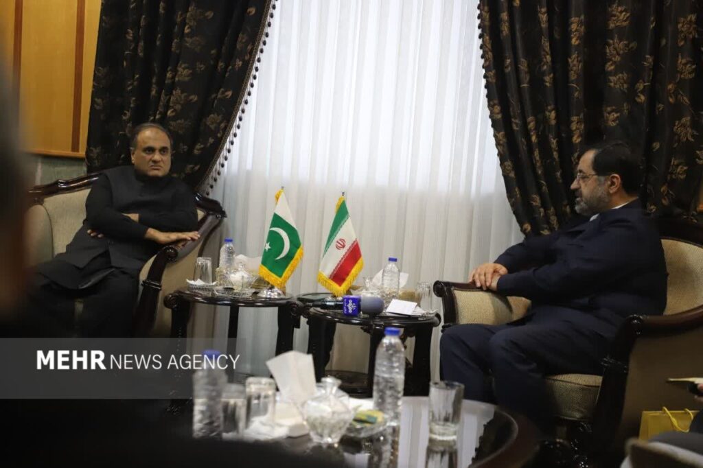 استاندار قم: خدمات کنسولی به اتباع پاکستانی در قم توسعه مییابد