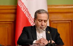 تبریک عراقچی به وزیر دفاع؛ توان دفاعی و دیپلماسی در خدمت استقلال و امنیت ملی خواهد بود