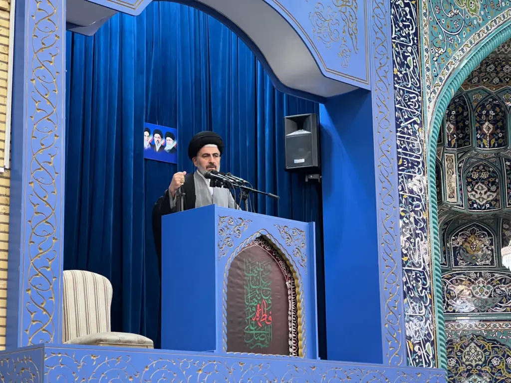 امام جمعه ارومیه: مردم فریب جنگ روانی دشمن را نخورند؛ وحدت ملی را حفظ کنیم
