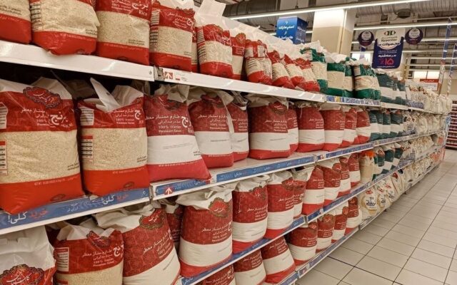 افزایش ۱۰ تا ۱۵ درصدی قیمت برنج هندی و پاکستانی/ رییس اتحادیه بنکداران: برنج ایرانی کیلویی ۳۴۰ تا ۵۲۰ هزار تومان عرضه می‌شود