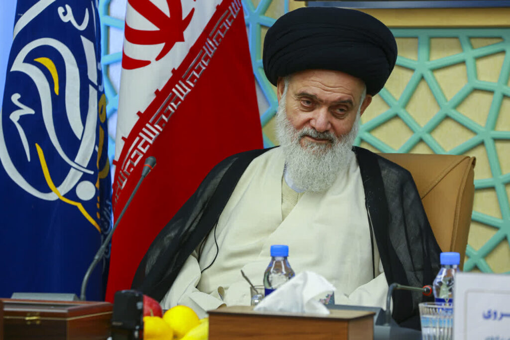آیت الله حسینی بوشهری:مدرسهسازی از ماندگارترین مصادیق کار خیر است