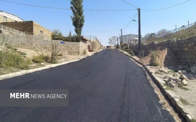 آسفالت معابر ۹ روستای سیروان در مراحل پایانی است