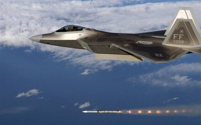 راز پنهان ارتش آمریکا درباره جنگنده اف-۲۲ رپتور | سرعت واقعی F-22 Raptor چقدر است؟