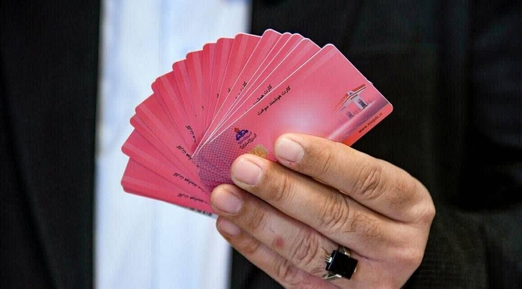 توقیف خودروی حامل سوخت قاچاق توسط پلیس؛ یک مخزن دستساز جاساز شده و ۱۷۶ عدد کارت سوخت داشت