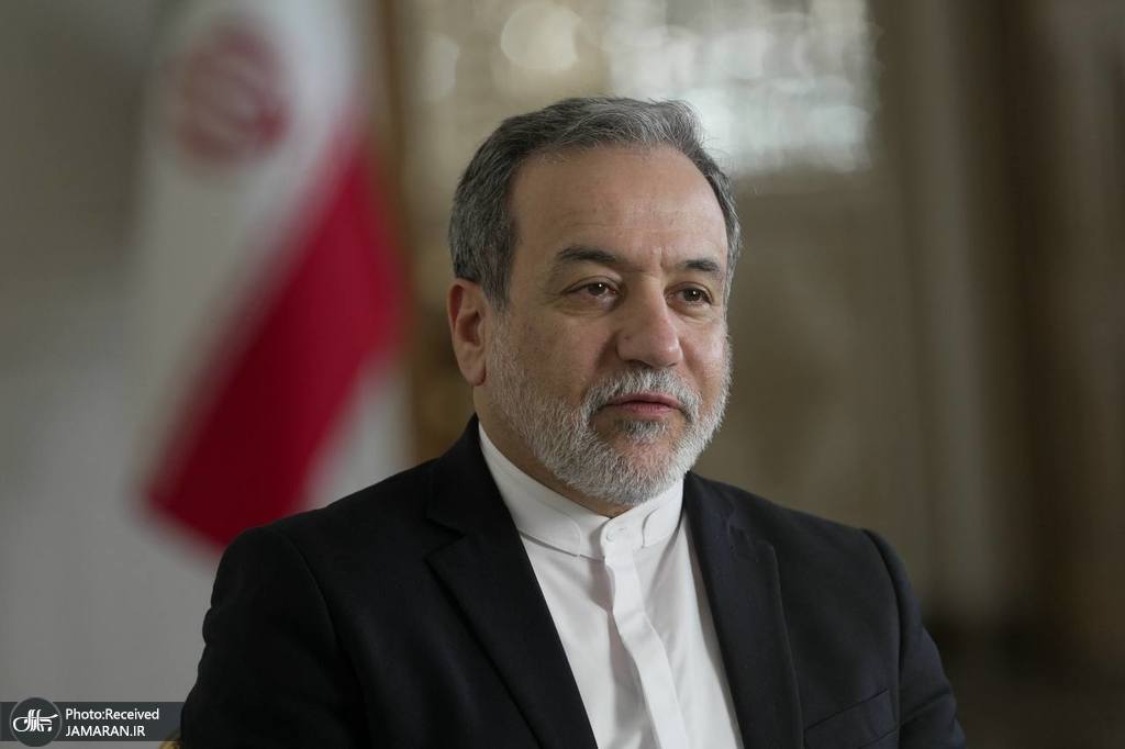 عراقچی: ایران تسلیم تحریم‌ها و تهدیدهای نظامی نمی‌شود / درخواست آمریکا برای افزودن بندهای جدید به طرح هفت‌روزه / بازگشایی تنگه هرمز منوط به توافق با آمریکا