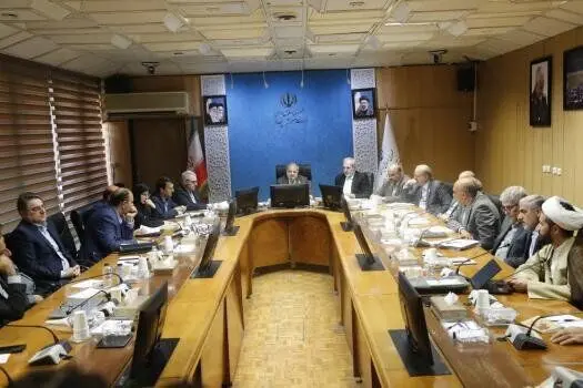تأکید کاظمی بر پرداخت مطالبات فرهنگیان و حضور پرشور دانش‌آموزان در مراسم ۱۳ آبان