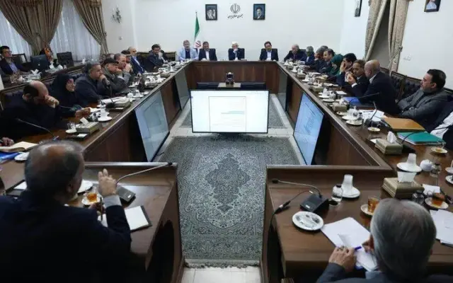 دستور عارف برای تشکیل فوری کارگروه ارز برای بررسی کارشناسی علل نوسانات نرخ ارز آزاد