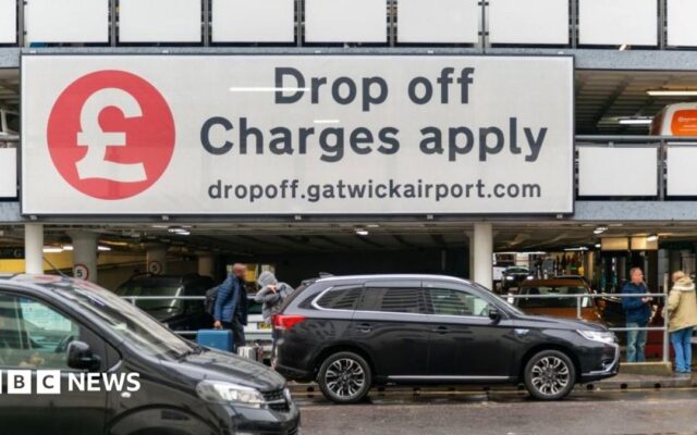Government to review airport drop-off charges after sharp increase