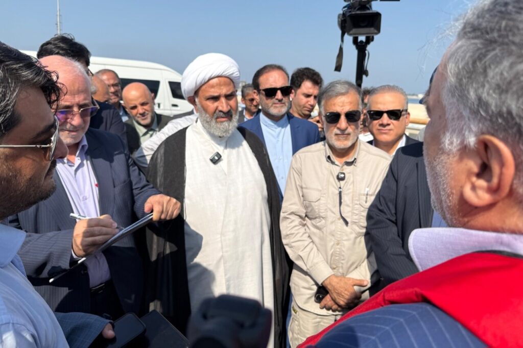 پژمانفر: مقاومت مردم خارگ و ایثار کارکنان صنعت نفت ماندگار است