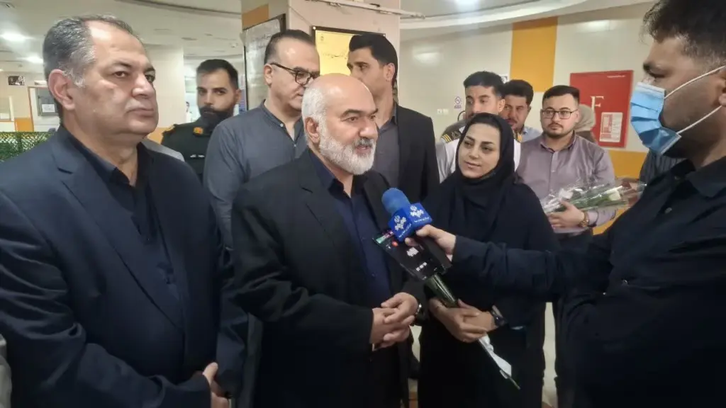 بازدید استاندار خوزستان از بیمارستان کودکان ابوذر اهواز / موالی زاده از تلاش‌های پرستاران قدردانی به عمل آوررد