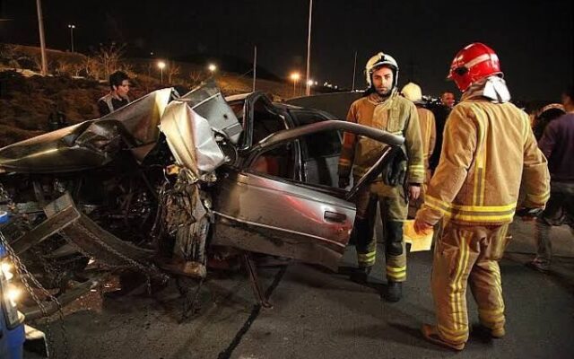 مرگ تلخ ۳ زن در واژگونی پژو ۴۰۵ در پارس‌آباد؛ خودرو وارد حیاط خانه شد