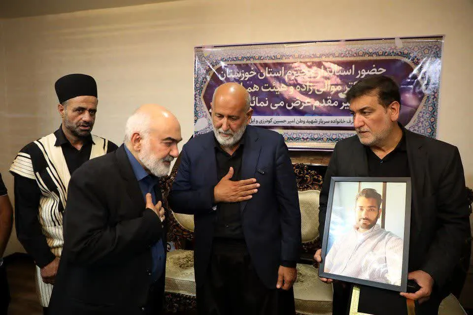 تجلیل استاندار خوزستان از اقدام فداکارانه خانواده بابادی در اهدای اعضای بدن فرزنشان؛ موالی‌زاده: نام امیرحسین در زمره شهیدان گران‌قدر ثبت می‌شود