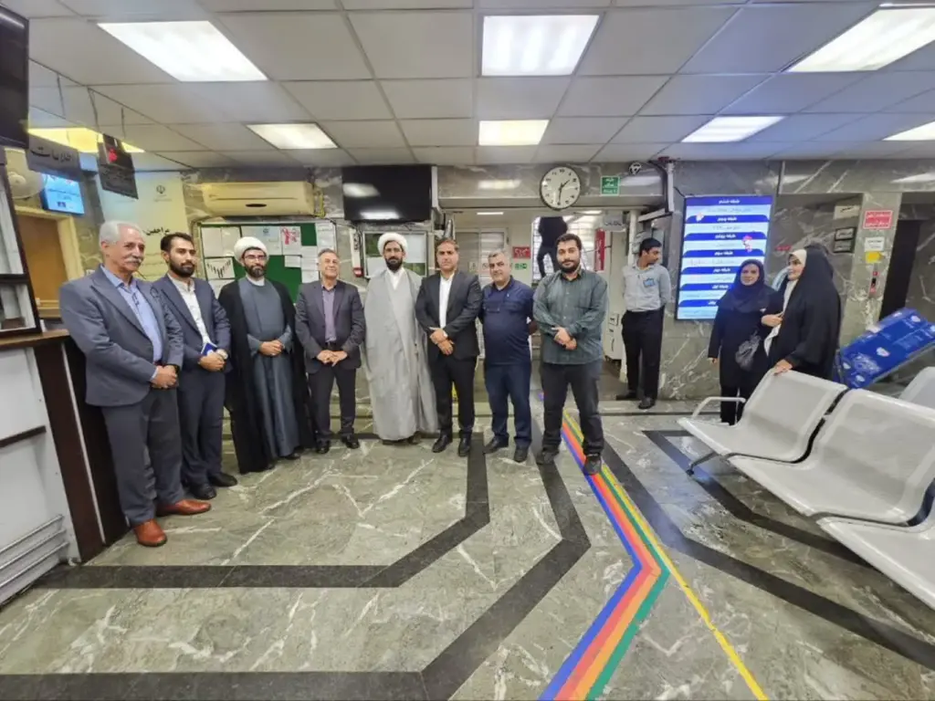 تجلیل شورای فرهنگی خیابان طالقانی از پرستاران بیمارستان کودکان تهران