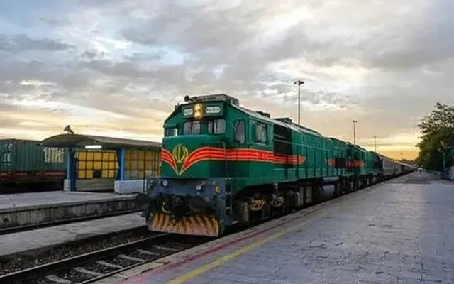 انجمن صنفی شرکت‌های حمل‌ و نقل ریلی مسافری: افزایش نرخ بلیت قطار از فردا/ مجوز افزایش قیمت تا سقف ۳۹ درصد صادر شده، ولی تصمیم بر آن شد که فعلا ۲۰ درصد افزایش داشته باشیم