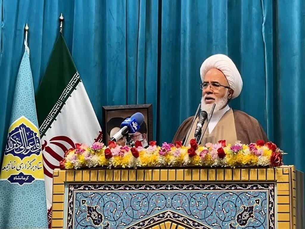 جای دشمن در قعر آبهای خلیج فارس است/ نمایندگان در عزل و نصبها دخالت نکنند