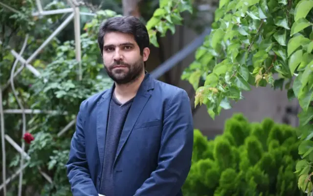 بدون هویت ملی ایستادن در برابر دشمن خارجی دشوار می‌شود
