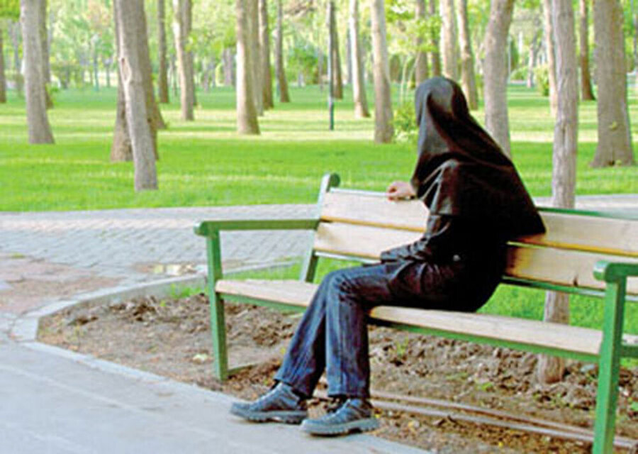 آمار زنانِ هرگز ازدواج‌نکرده بالای ۴۰ سال | کمبود شوهر برای این گروه | مردان یک رده سنی زن گیر نمی‌آورند!