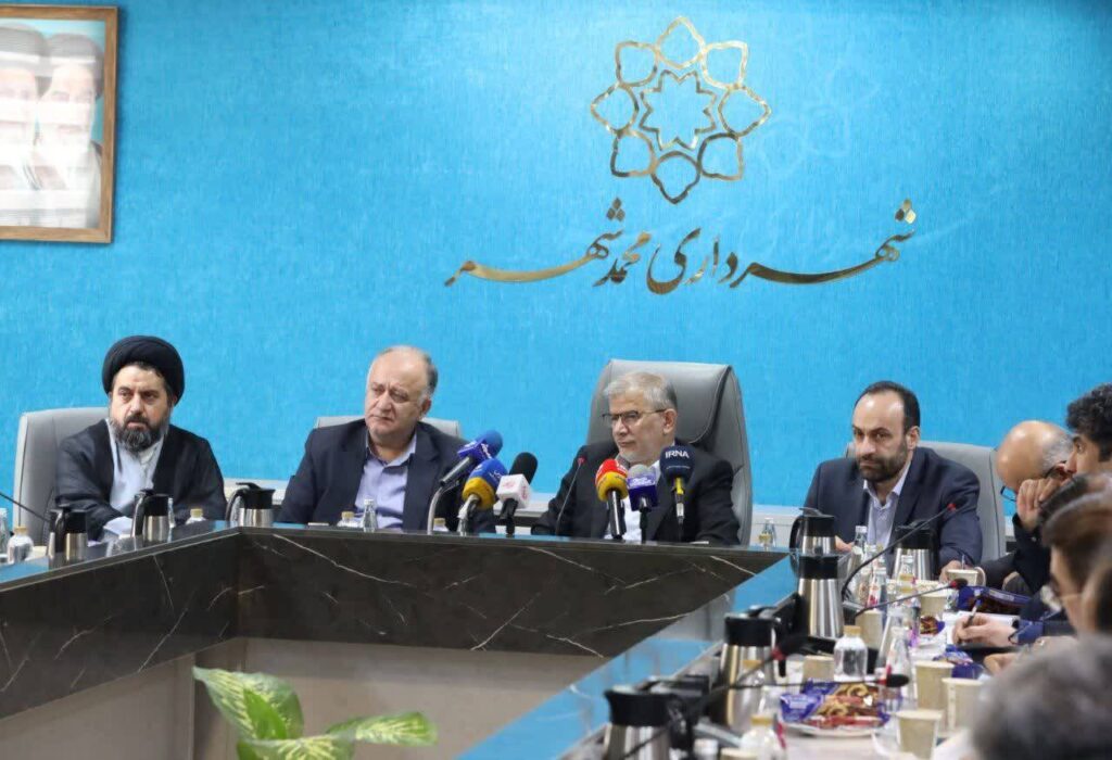 تداوم‌ حضور میدانی استاندار البرز، اینبار بررسی مسائل و مطالبات محمد شهر