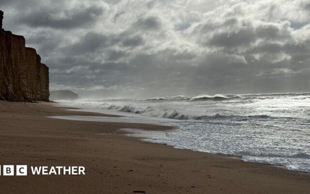 Second storm to hit UK with more wind and rain as thousands remain without power