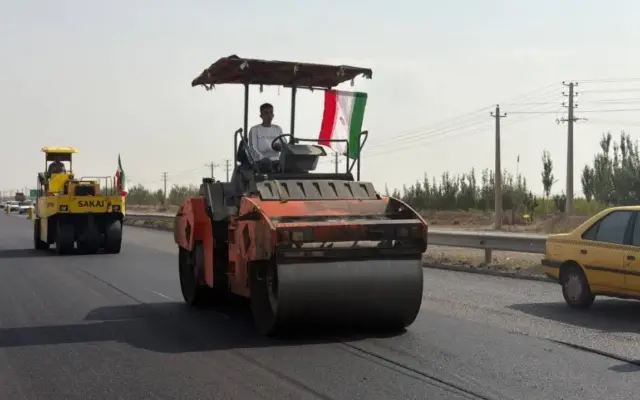 بهسازی ۱۴ کیلومتر از مقطع عصمت‌آباد تا میدان امام رضا (ع) در پاسخ به مطالبات مردمی آغاز شد