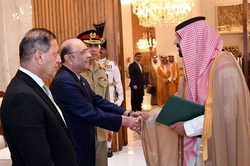 سفیر جدید عربستان استوارنامه خود را تقدیم رئیسجمهور پاکستان کرد