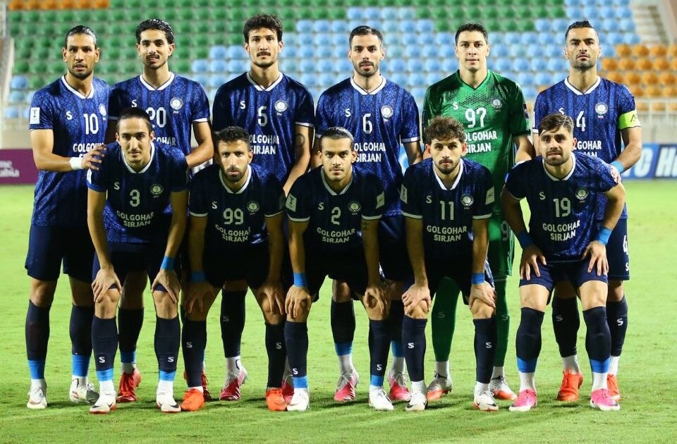 عکس| پوستر گل گهر برای بازی با استقلال
