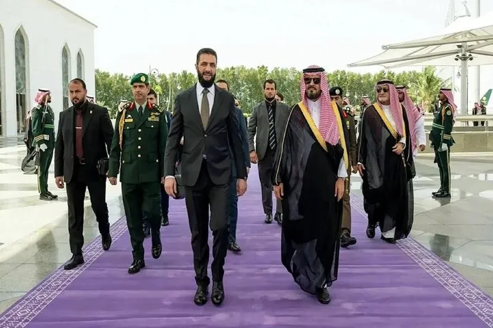 سفر ناگهانی جولانی به عربستان؛ شبه نظامیان سوری وارد یمن شده اند؟