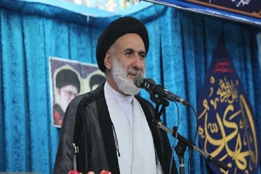 بزرگترین مانع آمریکا برای توطئهچینی، وحدت مردم و مسئولان است