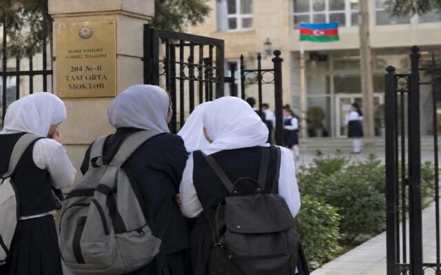 تنش باکو با ترکیه بر سر محدودیت حجاب در مدارس
