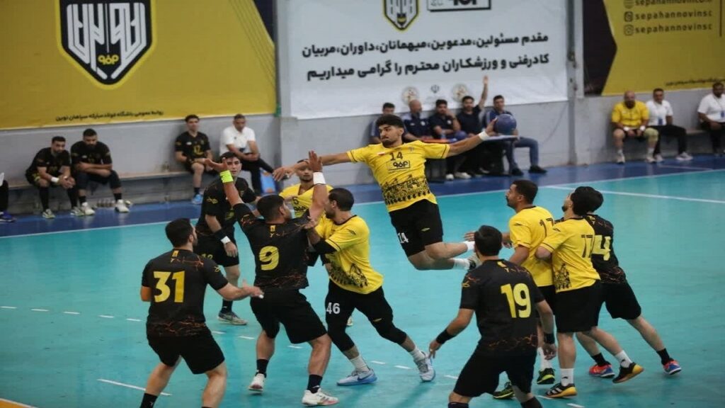 مدعیان قهرمانی با پیروزی فصل جدید را آغاز کردند
