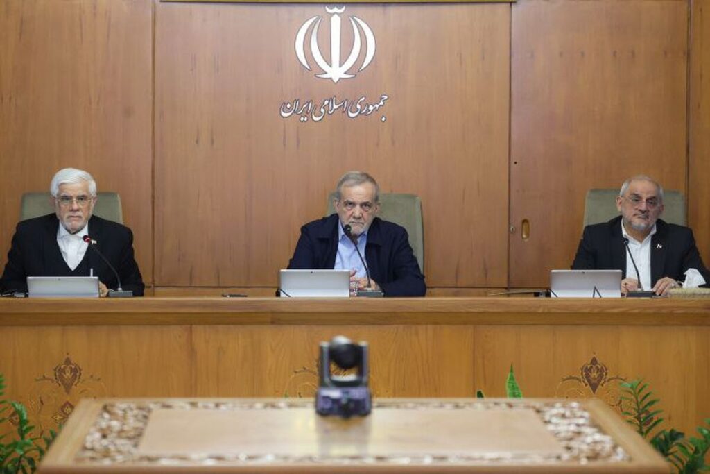 پازوکی درباره سخنان پزشکیان و عارف توضیح داد
