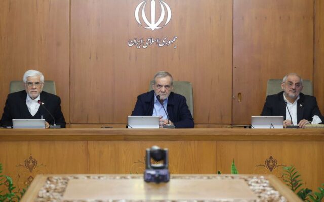 پازوکی درباره سخنان پزشکیان و عارف توضیح داد