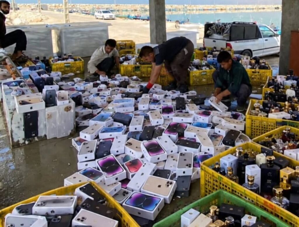 آگهی فروش آیفون های ۱۸ از آب گرفته شده از ۳۰ میلیون تا یک میلیارد تومان/رییس اتحادیه موبایل: هیچ‌گونه گوشی این‌چنینی وارد بازار کشور نشده است