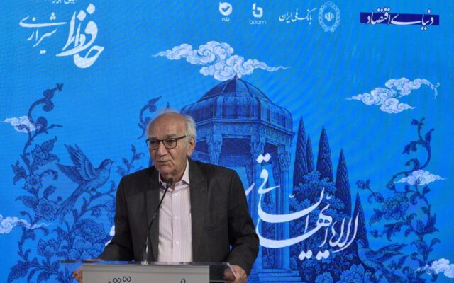 خاطرات هنرمند پیشکسوت از حافظ خوانی در دروازه شمیران | ببنفشه‌خواه: تکرار زاییده فقر است | فقر فقط مادی نیست، فقر معنوی هم هست