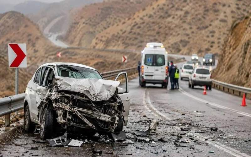 وزیر بهداشت: سالانه ۲۰ هزار ایرانی در تصادفات جان می‌بازند