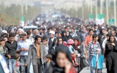 دبیر ستاد ملی جمعیت: وضعیت جمعیت کشور بسیار بحرانی است/ ازدواج‌ها به شدت کاهش پیدا کرده‌/ با این اوضاع در سال ۱۴۸۰ حدود ۳۰ میلیون جمعیت خواهیم داشت